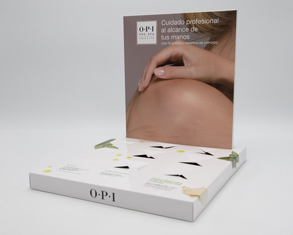 Expositor PLV de mostrador de la marca O·P·I con productos Pro Spa para el cuidado profesional de manos en centros de estética