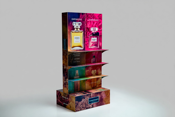 Display totem de carton PLV perfumeria para destacar fragancias y cosmeticos en tienda